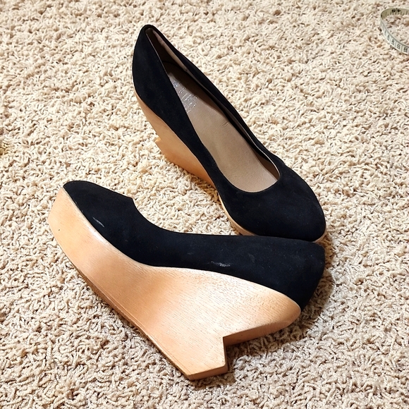 Women shoes - Picture 1 of 5